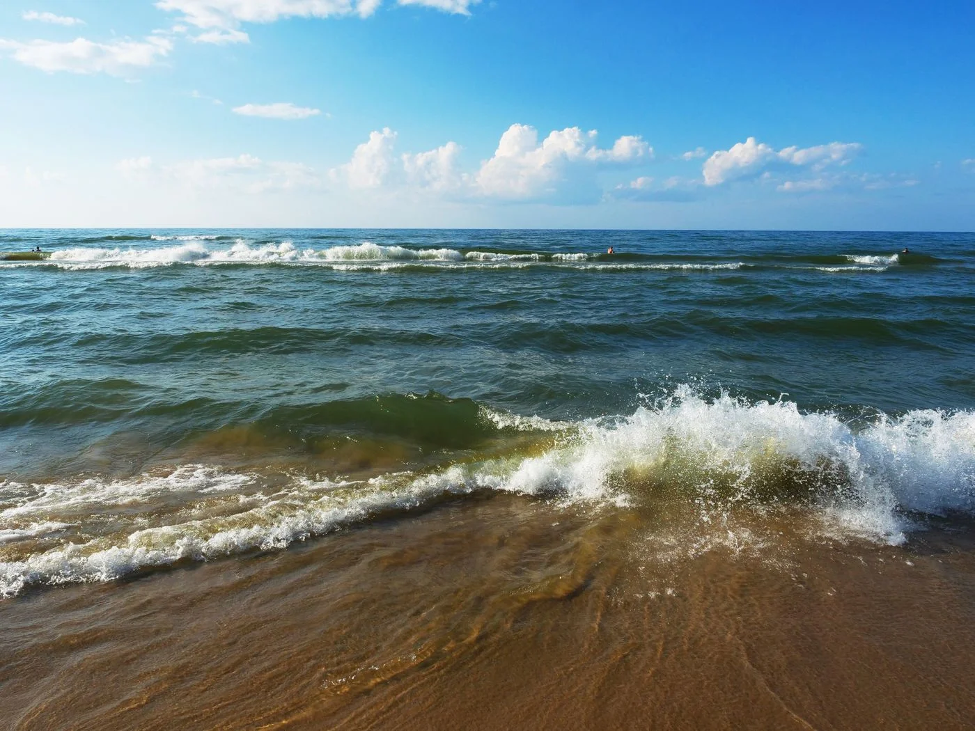 Waves on the beach at Indiana Dunes